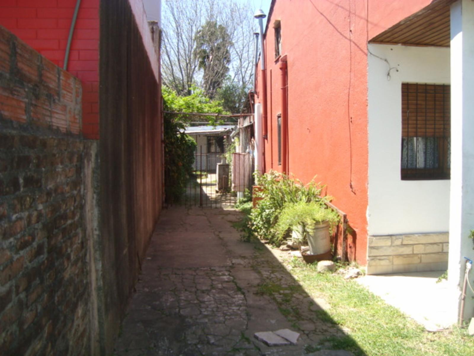 DERQUI 1400 · Almirante Brown — foto 4