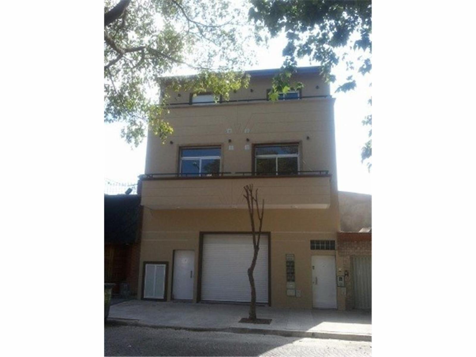 CALDERON DE LA BARCA 1131 FRENTE · Floresta — foto 11