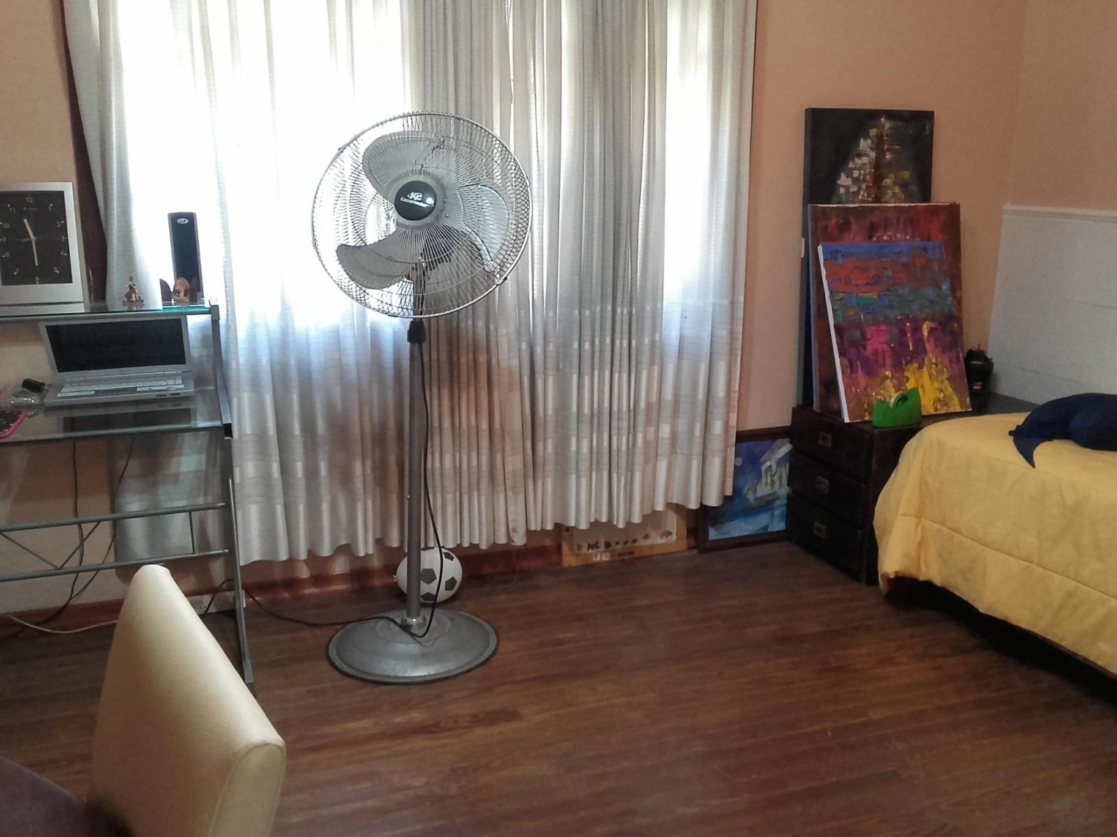 EXCELENTE CASA EN VENTA, 4 AMBIENTES, V. BALLESTER