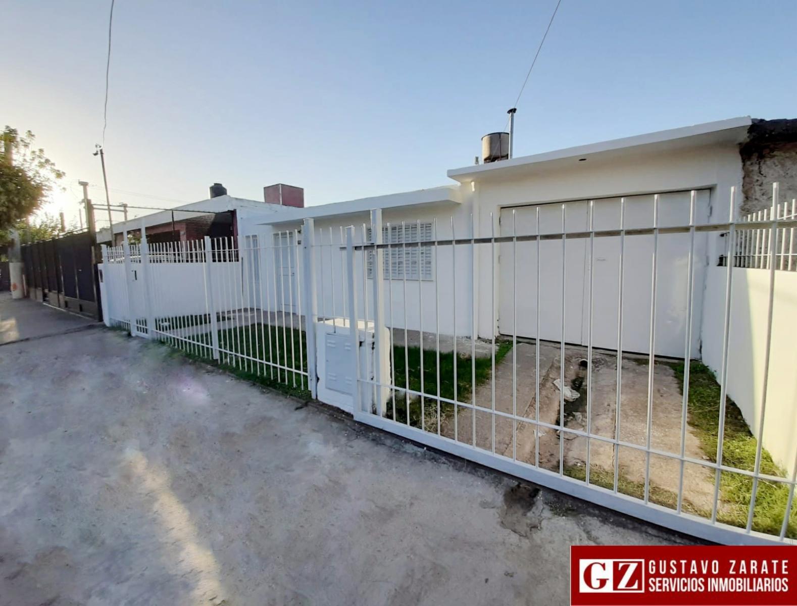 CASA EN VENTA EN BARRIO LOS GRANADOS DE 3 DORMITORIOS