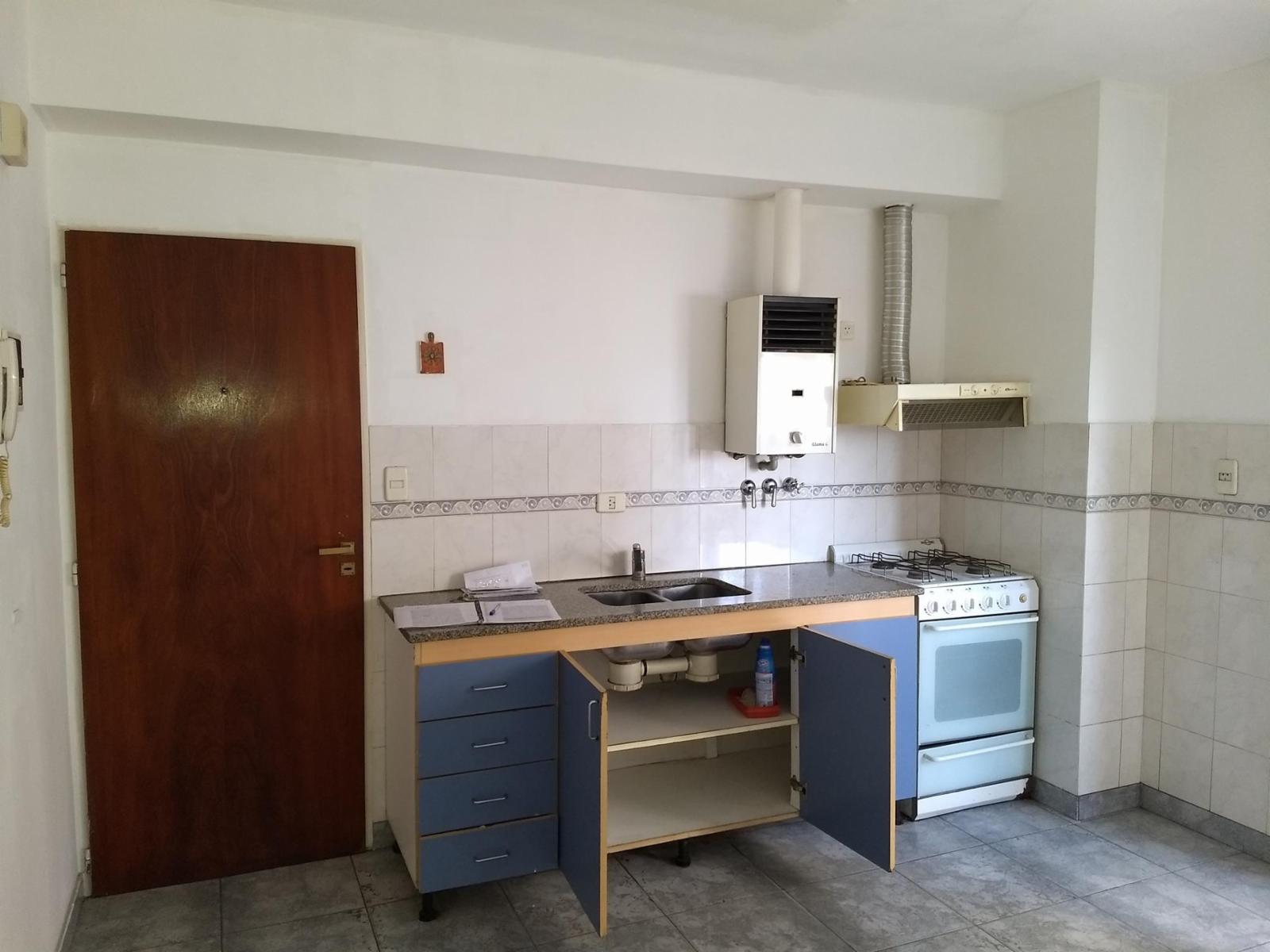 DTO 2 AMBIENTES (AVENIDA VELEZ SARSFIELD 451) C.MADERO