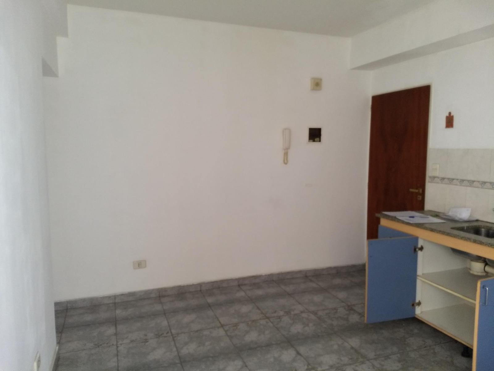 AVENIDA VELEZ SARSFIELD 451 · La Matanza — foto 3