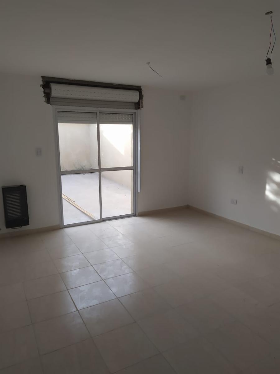 remedios de escalada 623 · Bahia Blanca — foto 3