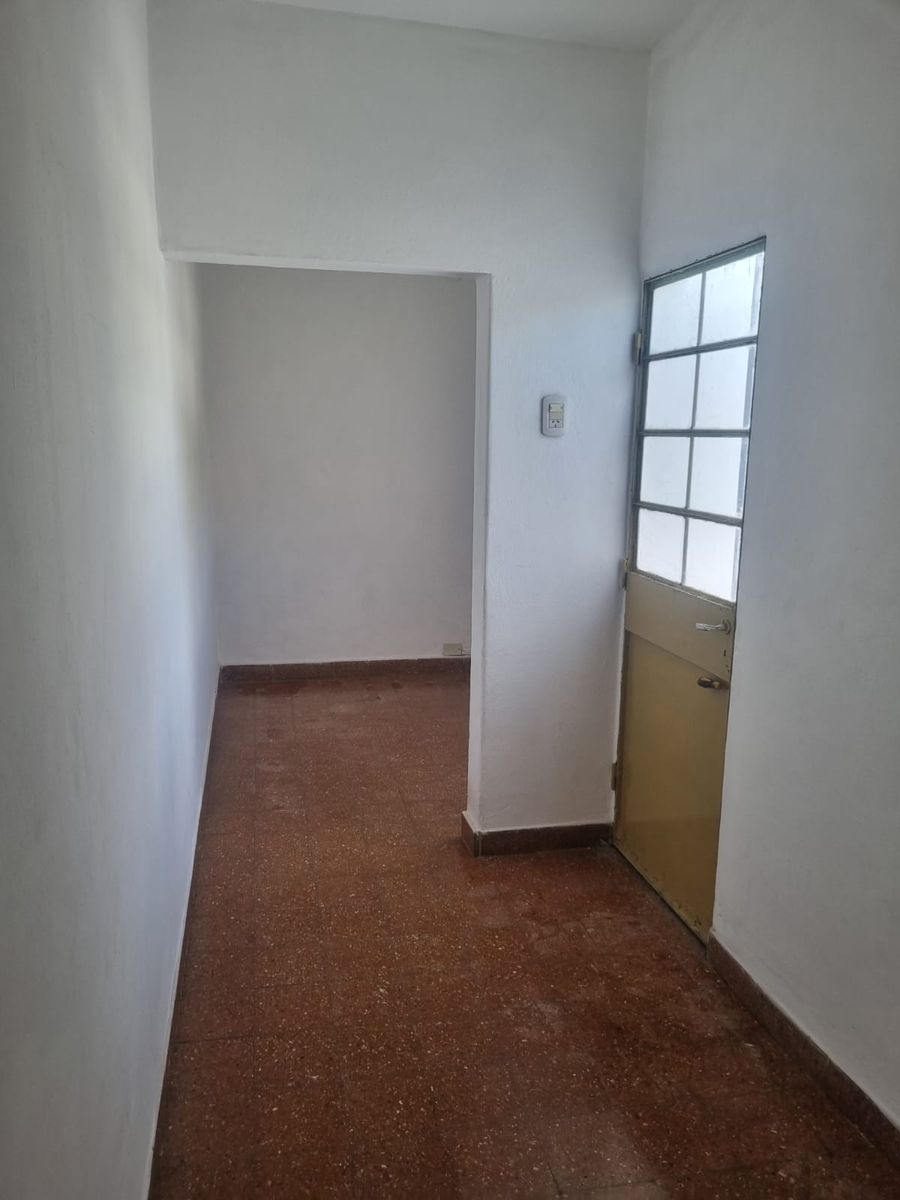 Chanas 2171 · Morón — foto 18