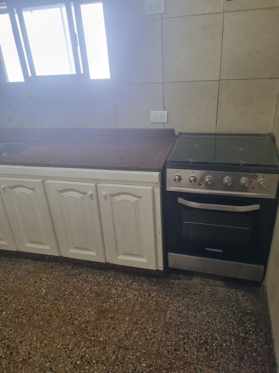 Chanas 2171 · Morón — foto 3