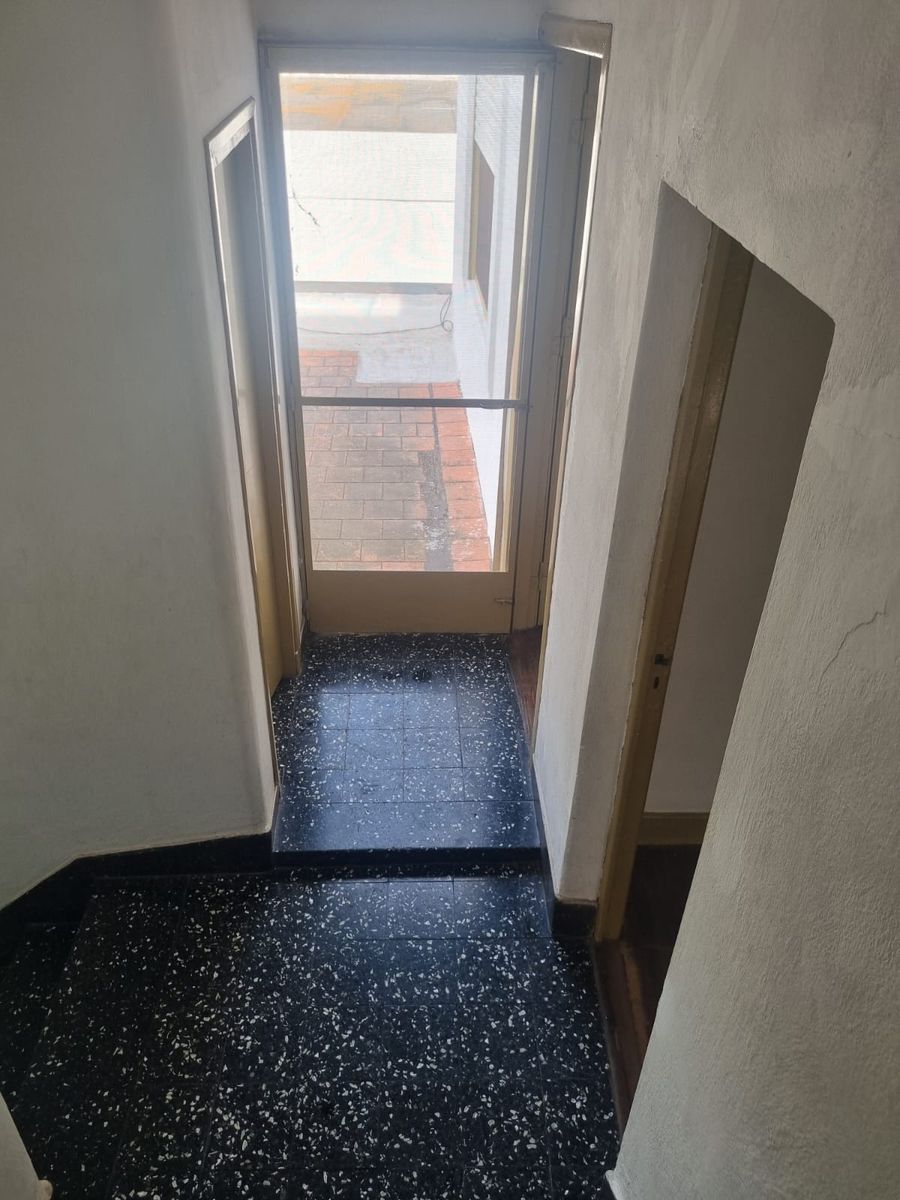 Chanas 2171 · Morón — foto 24