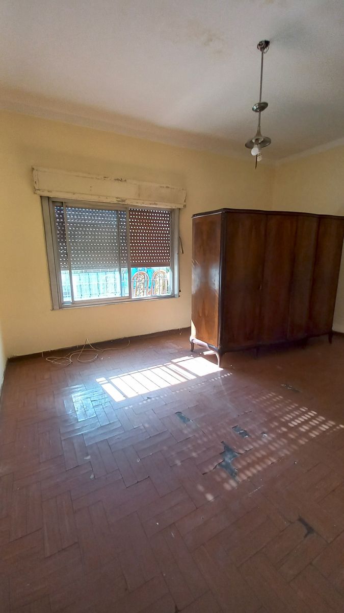 EVA PERON 4030 · Lanús — foto 16