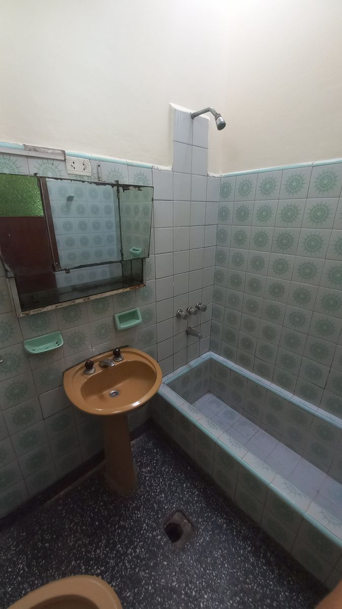 EVA PERON 4030 · Lanús — foto 17