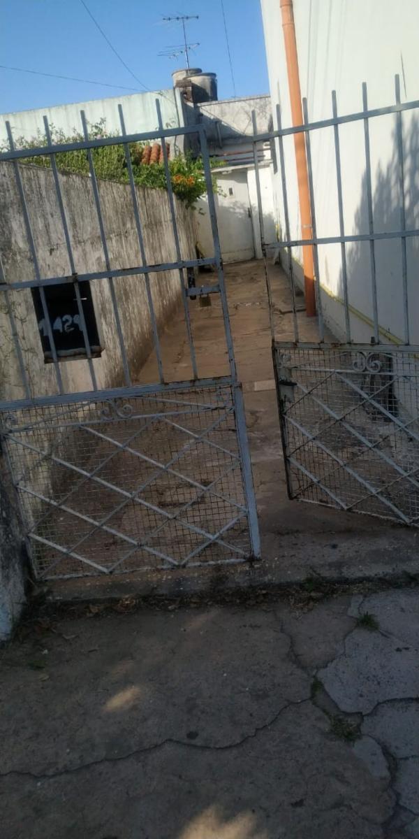 OPORTUNIDAD VENTA PH INTERNO ZONA BERNAL  TRES AMBIENTES CON PATIO (NUEVO VALOR)