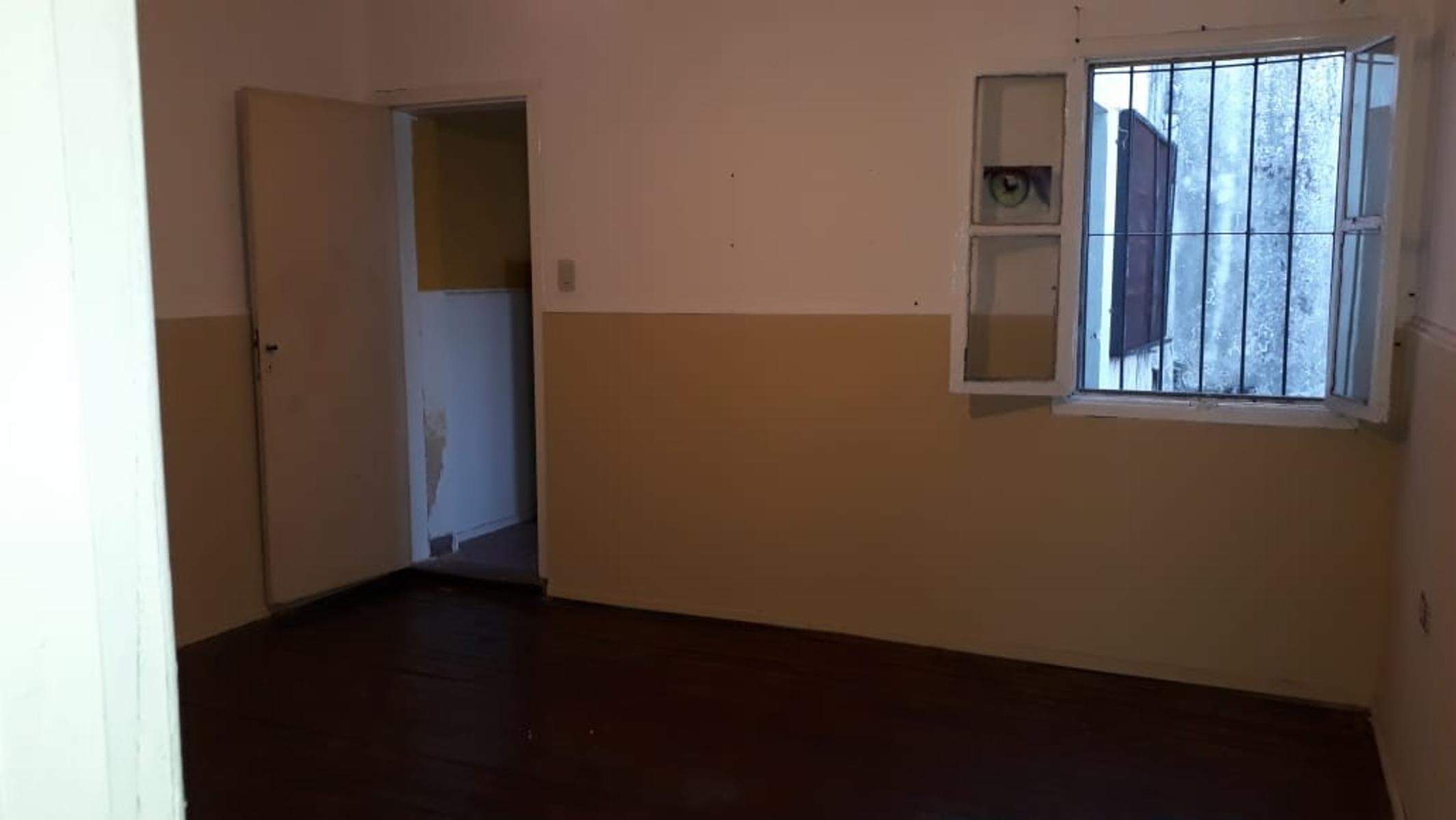 LUIS MARIA CAMPOS 1400 · Quilmes — foto 3