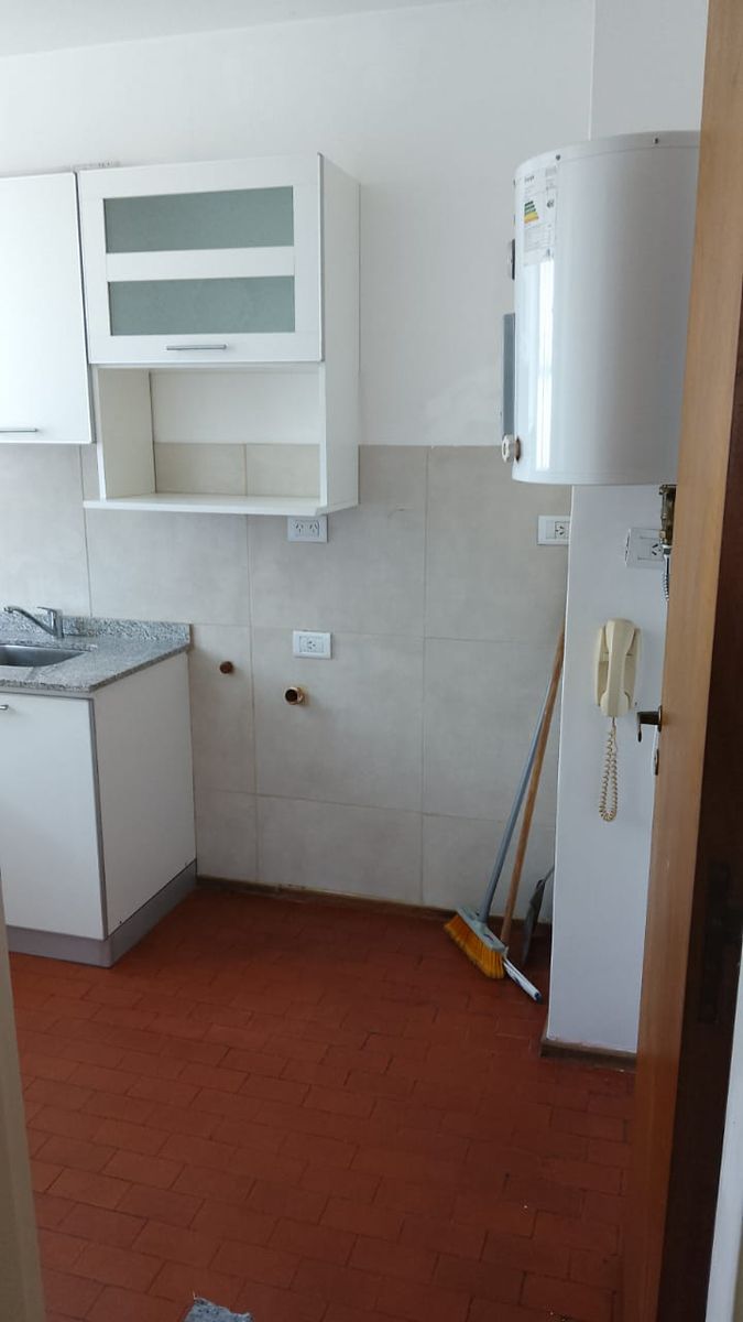 DEPARTAMENTO EN EXCELENTE ESTADO DE DOS AMBIENTES EN QUILMES