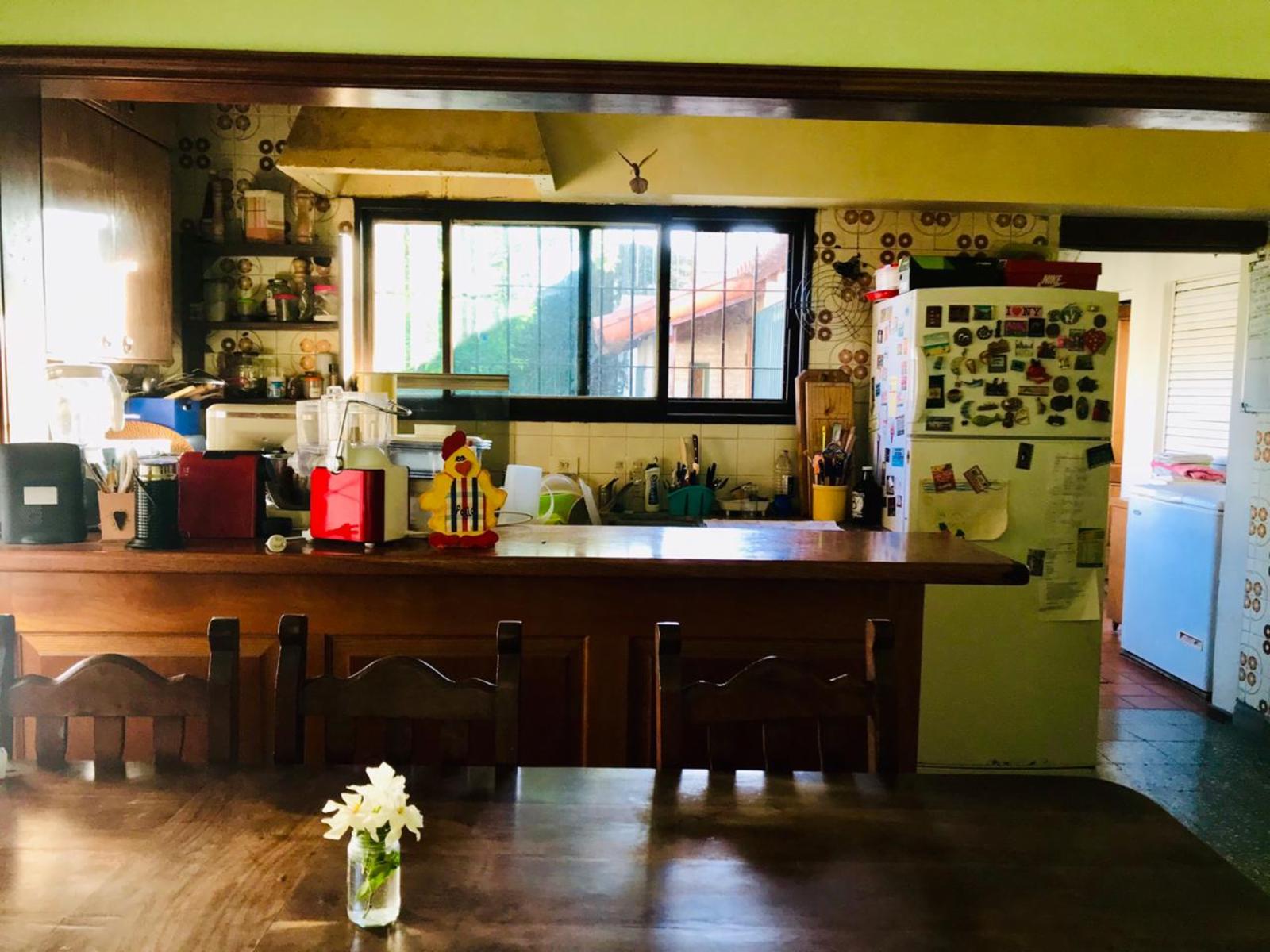 Amplia casa a la venta en Bella Vista