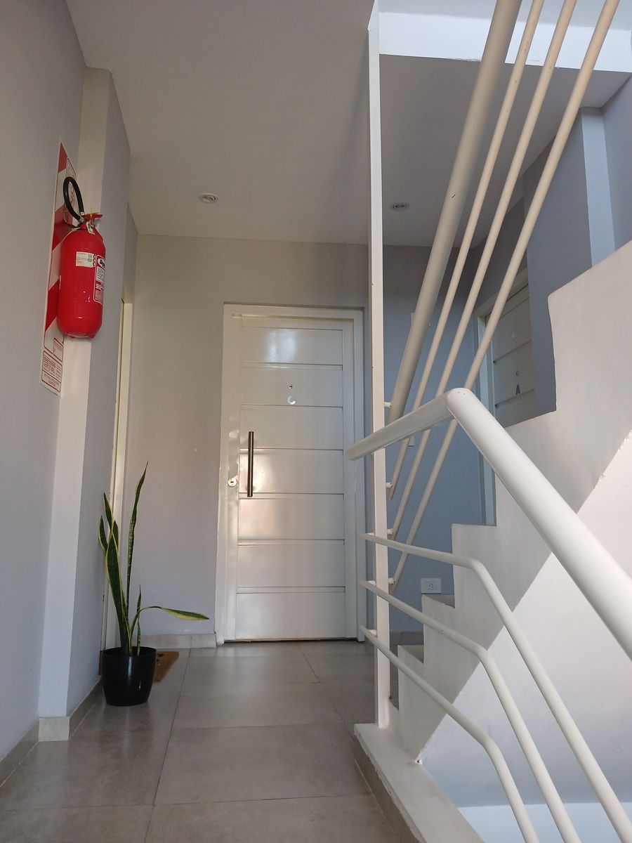 Monoambiente al fte c/balcón