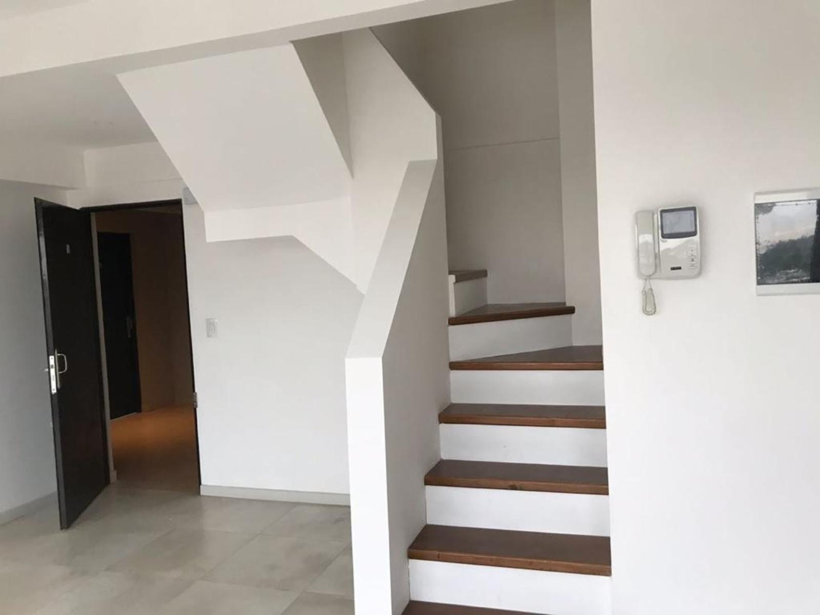 Departamento 3 ambientes  en Gral Rodriguez  Quinto piso con terraza  y vista única  Única