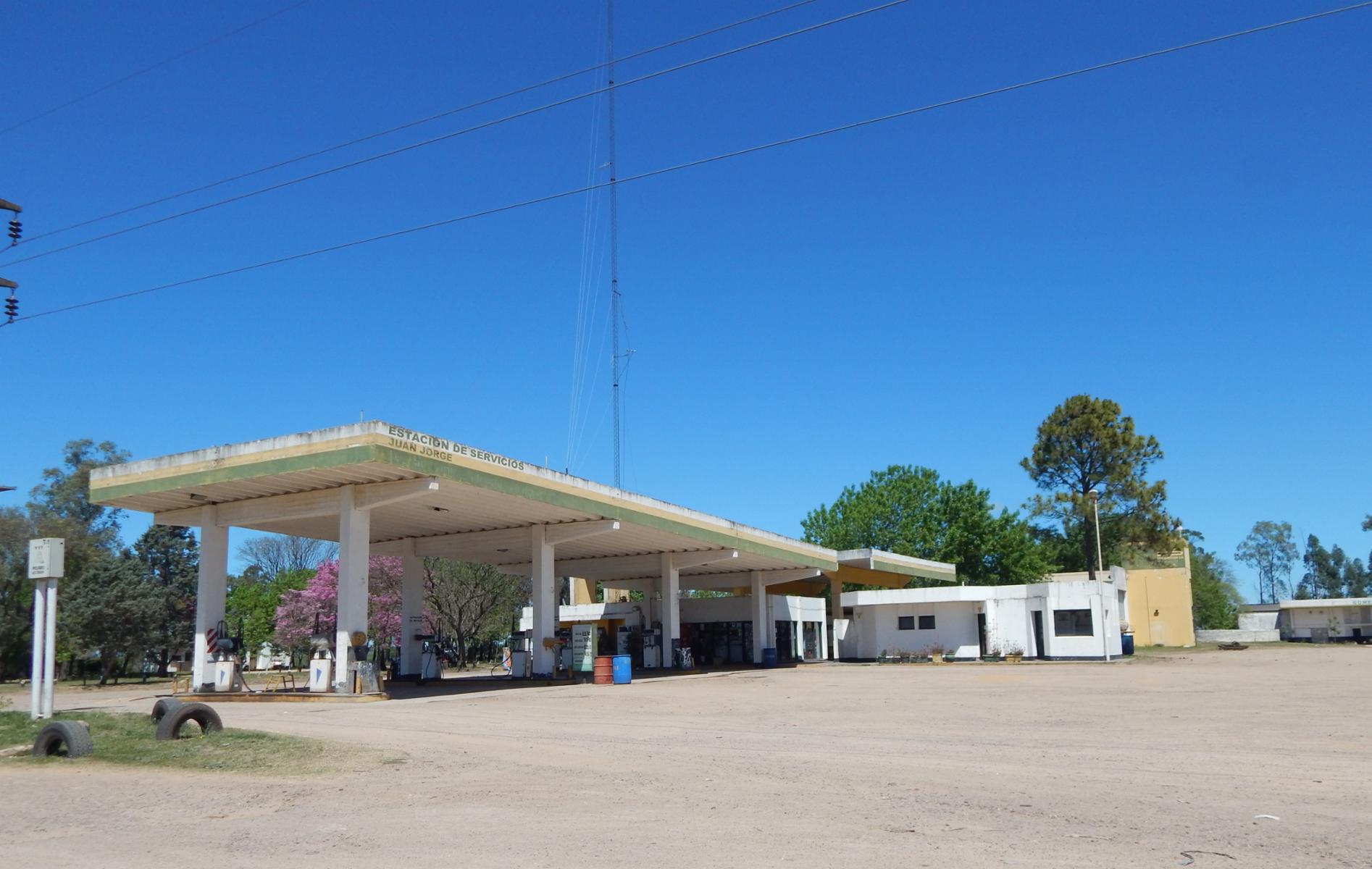 Estación de Servicios habilitada sobre Autovía Nac. N° 14. DEPTO COLON.