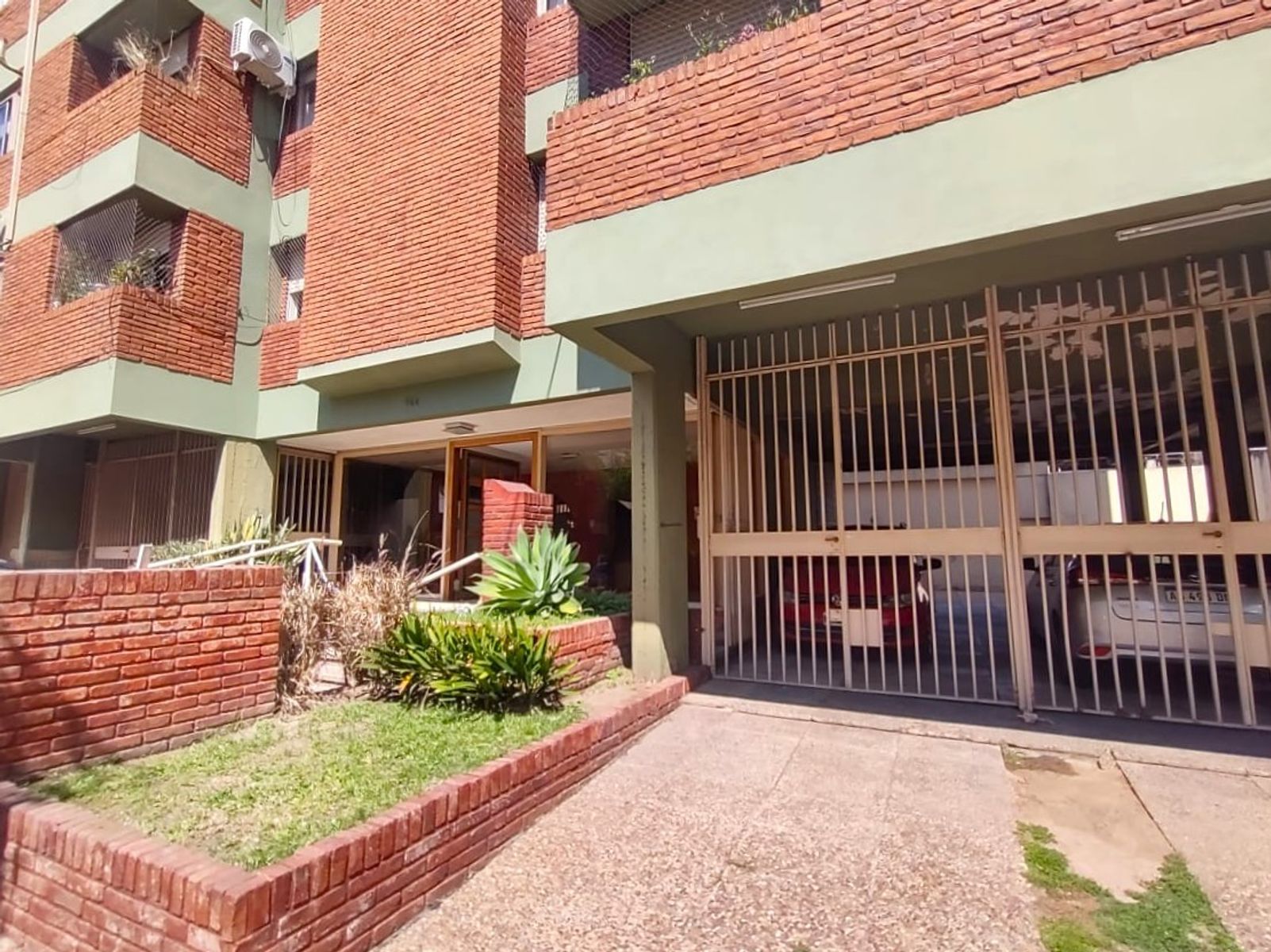 Santa Fe 944 2° · Morón — foto 3