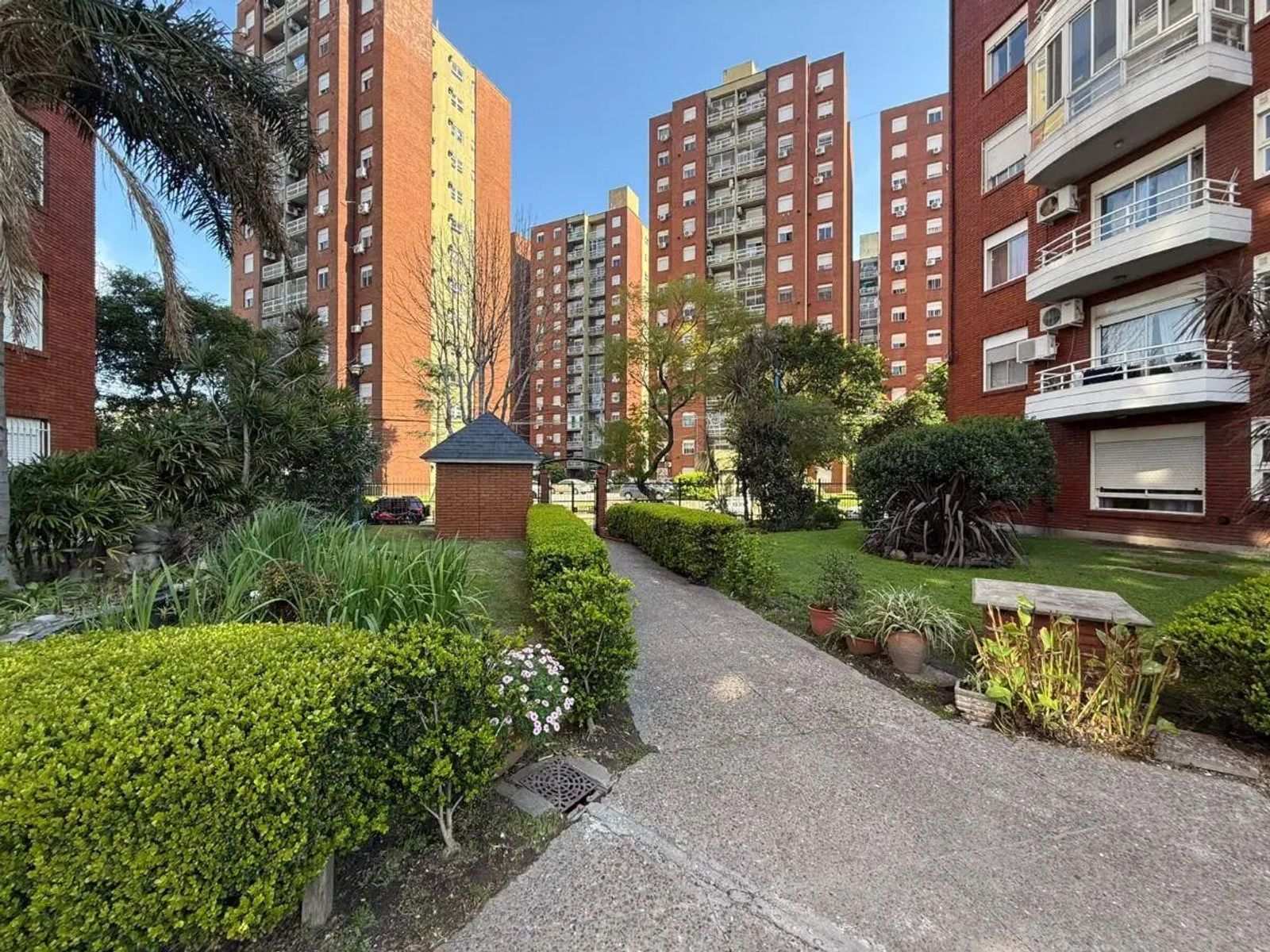ZEBALLOS N°3638 · Avellaneda — foto 4