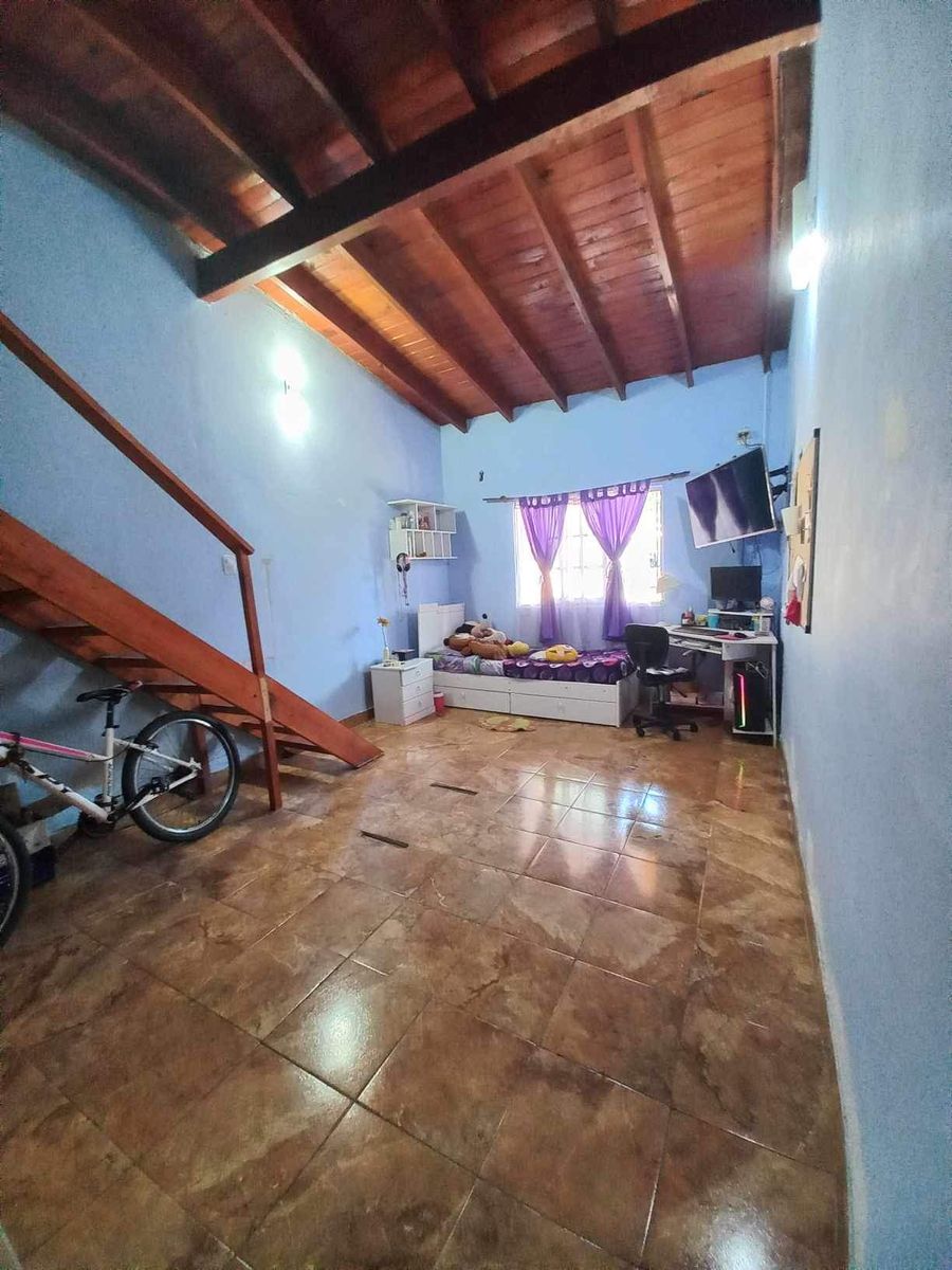 ALSINA 2300 · Almirante Brown — foto 8