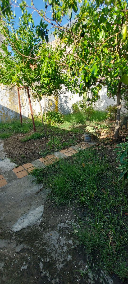VENDO CASA CALLE RAMS PARANÁ, IMPERDIBLE