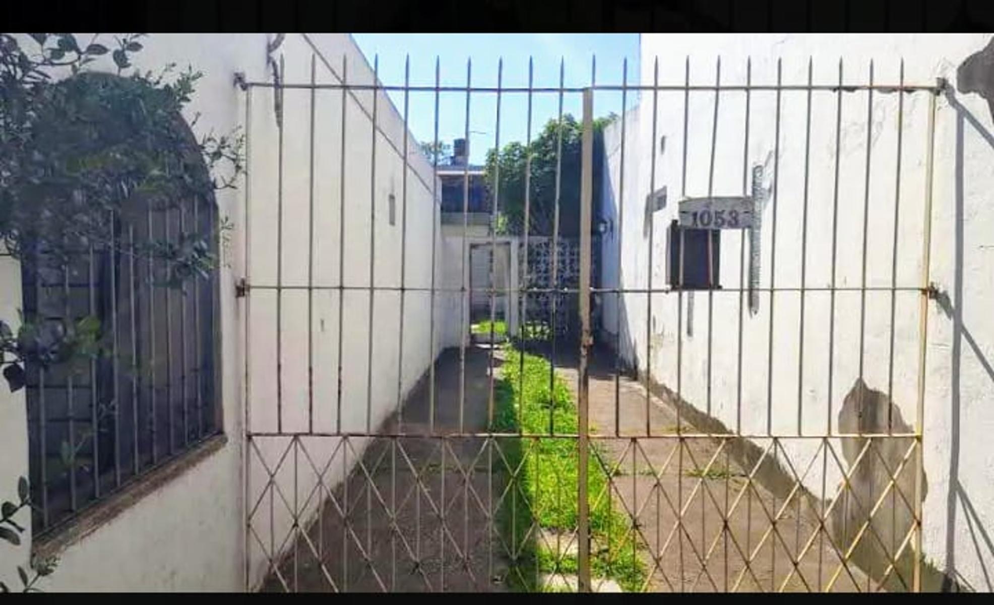 Esmeralda 1053 · Morón — foto 3