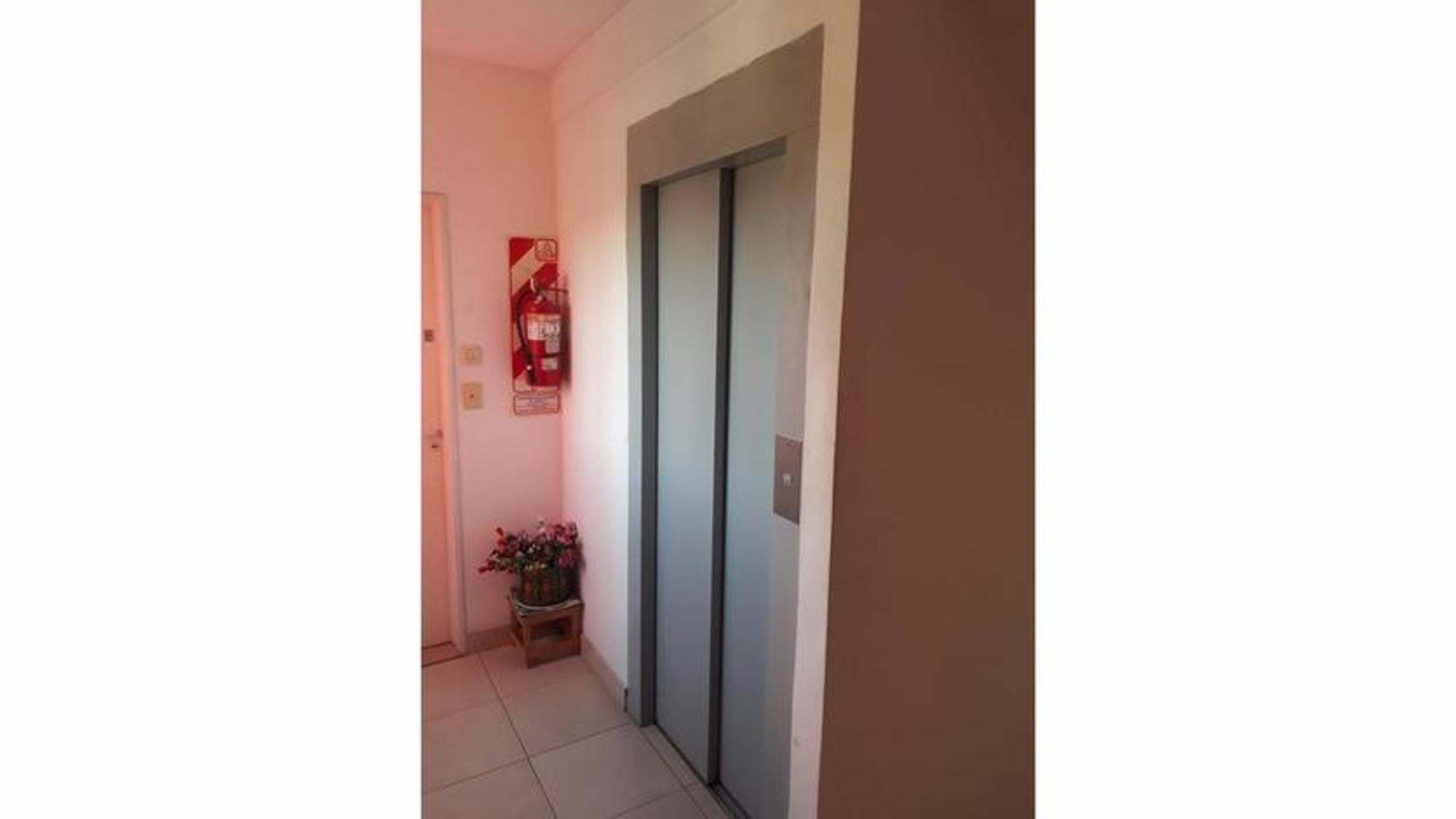 Caseros 900 · Morón — foto 8