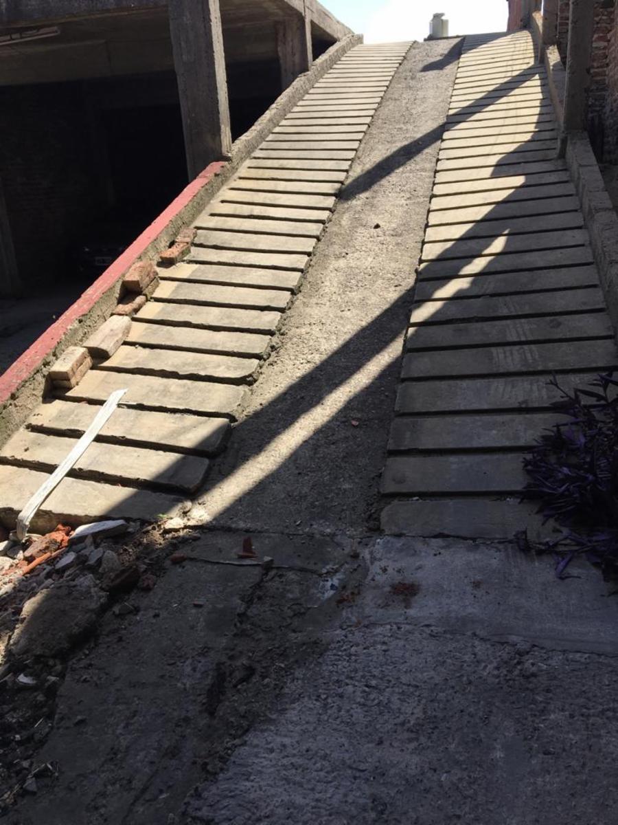 GALPÓN EN VENTA.- CASEROS.-400 M2