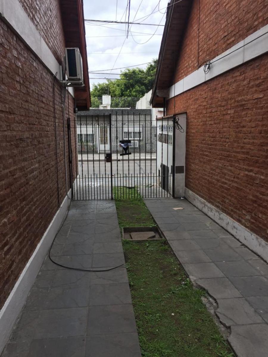 Brandsen  1300 · La Matanza — foto 7