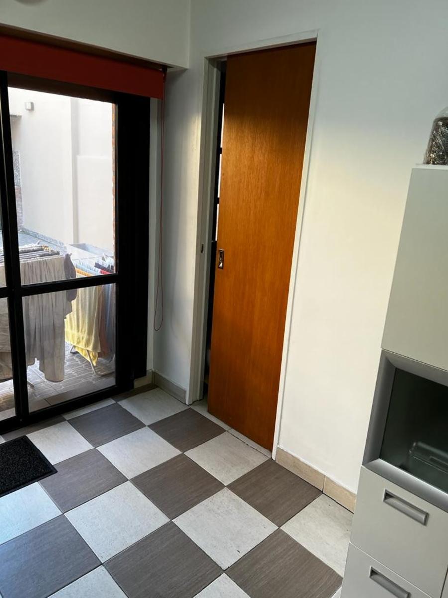 LA RIOJA 700 · Lanús — foto 13
