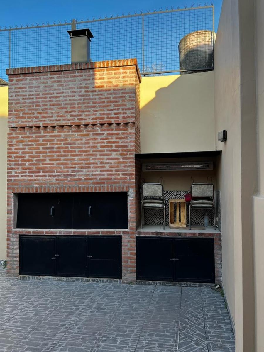 LA RIOJA 700 · Lanús — foto 27