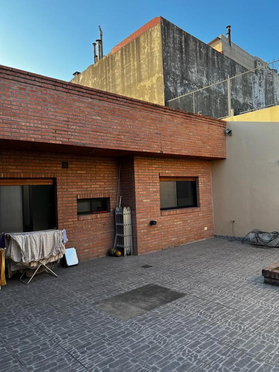 LA RIOJA 700 · Lanús — foto 29