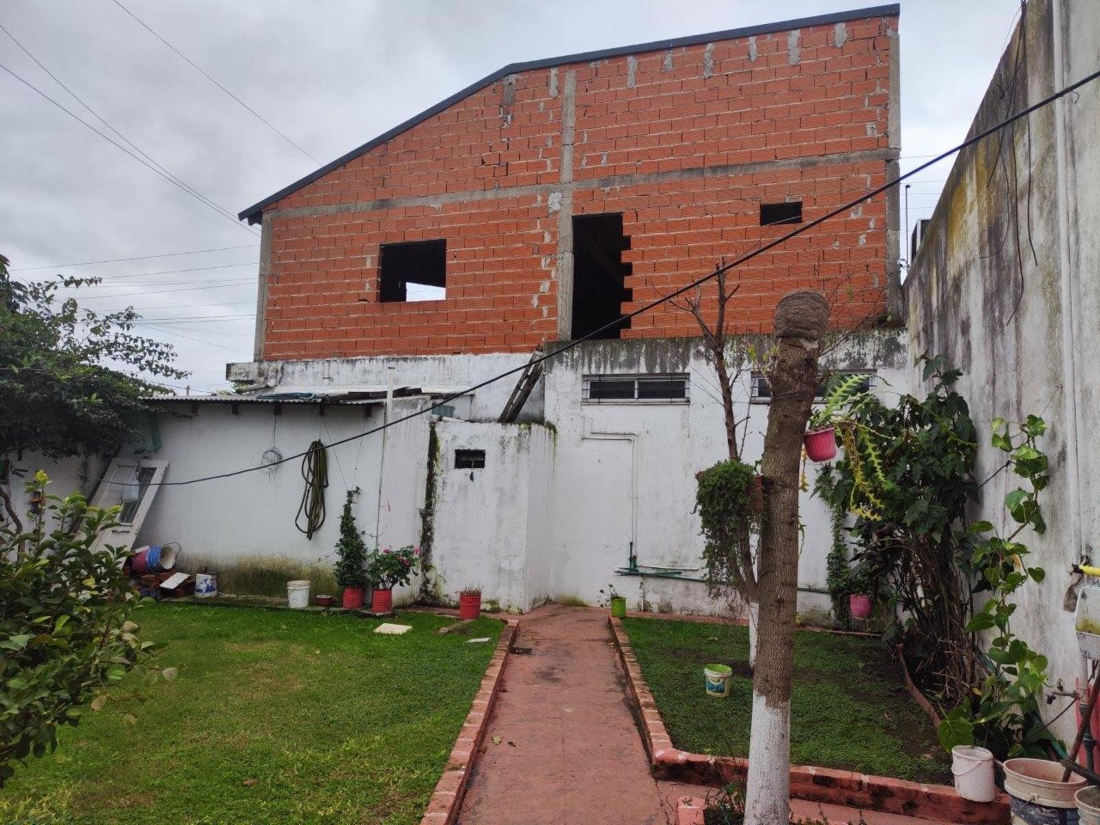 MELINTÓN LEGARRETA 740 · Esteban Echeverría — foto 3