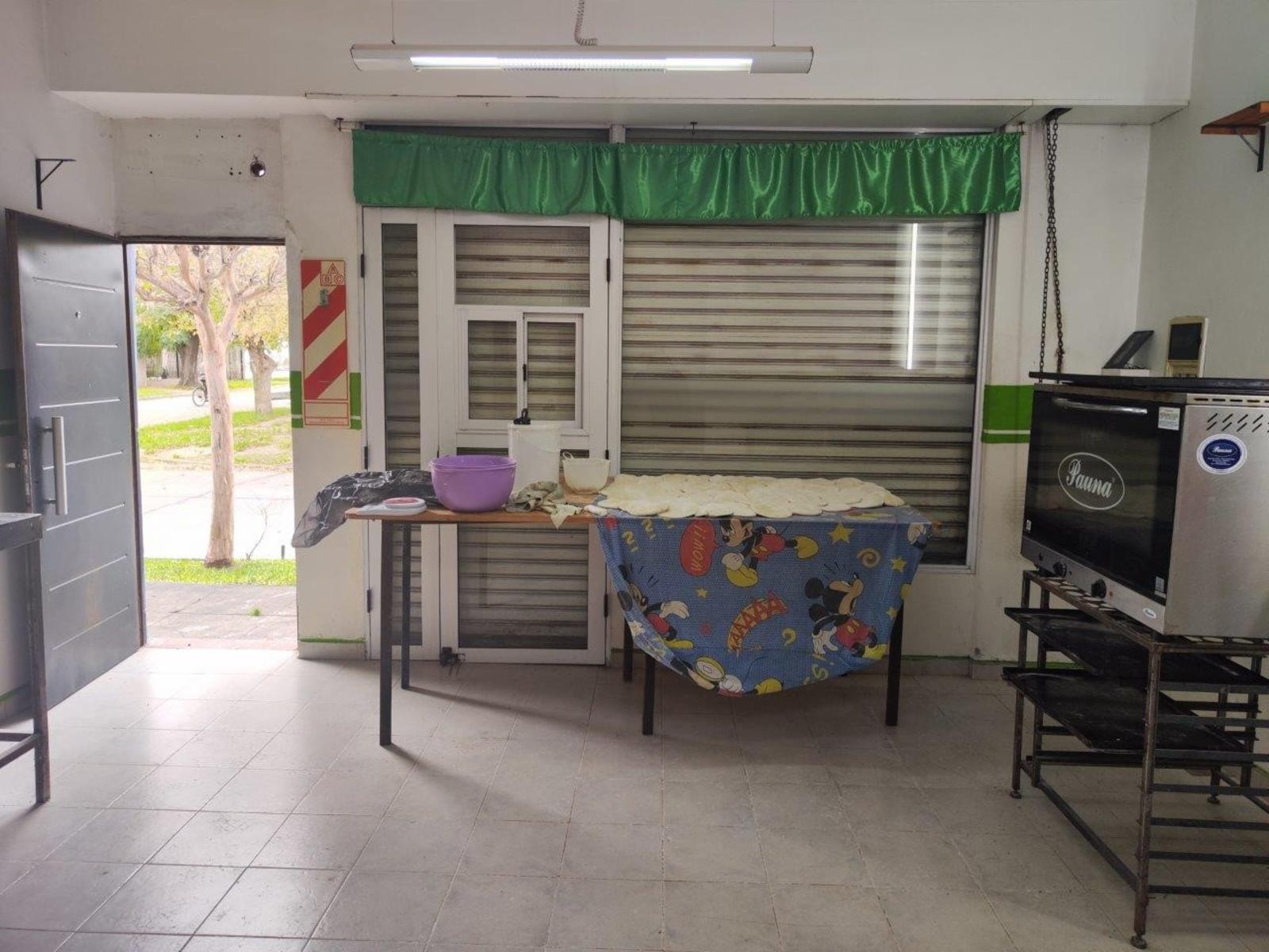MELINTÓN LEGARRETA 740 · Esteban Echeverría — foto 8