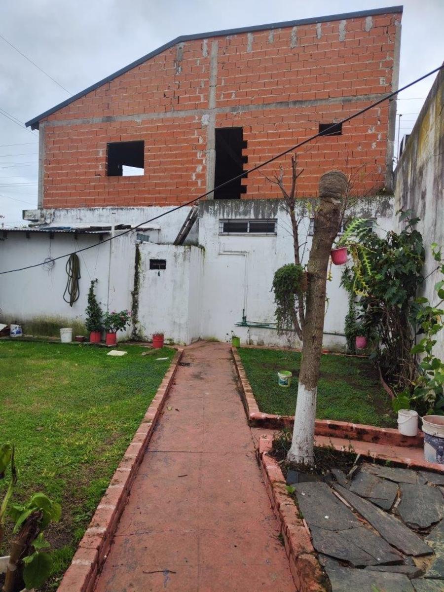 MELINTÓN LEGARRETA 740 · Esteban Echeverría — foto 9