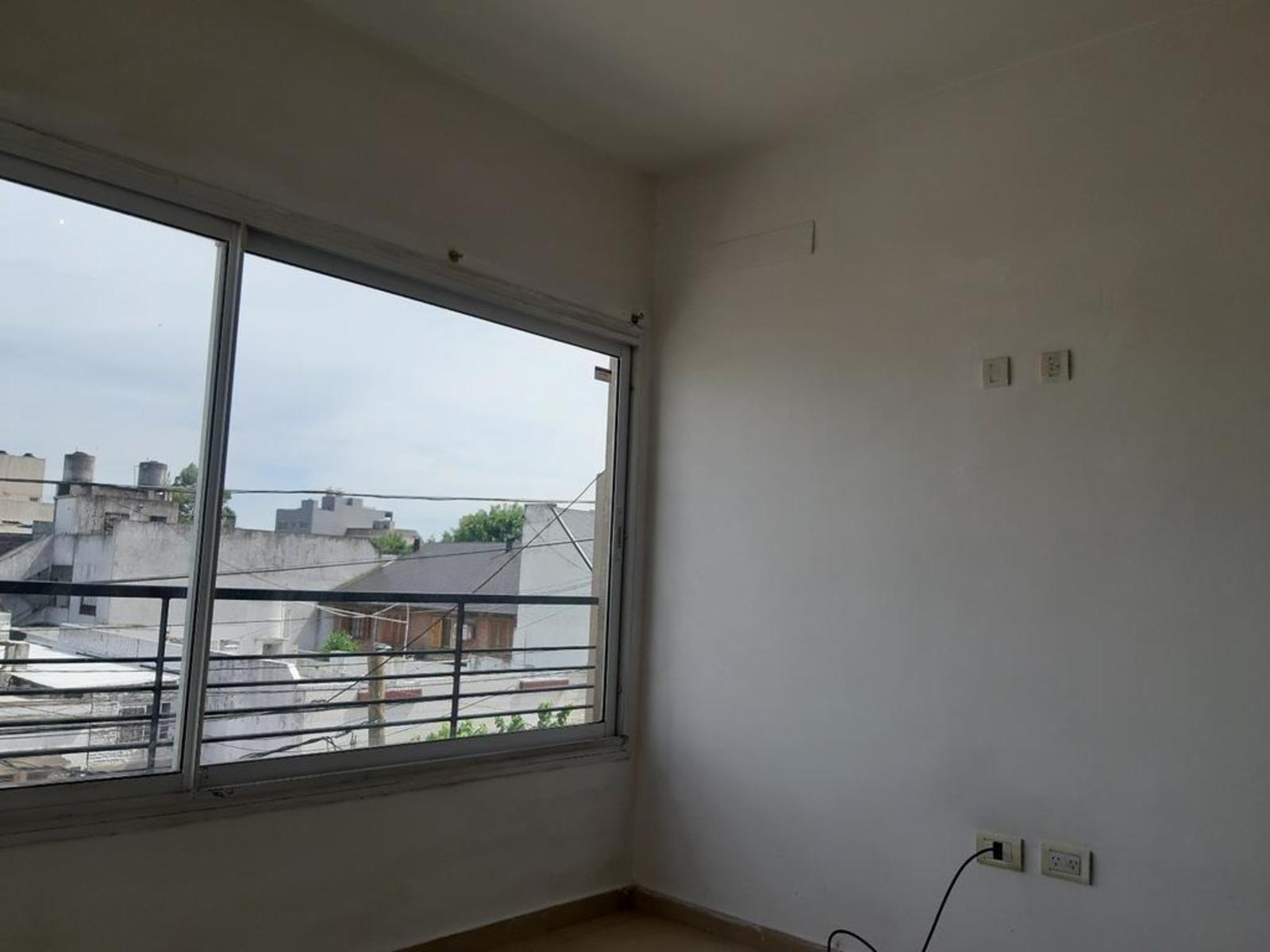 Naón 1075 , 2° A · La Matanza — foto 18