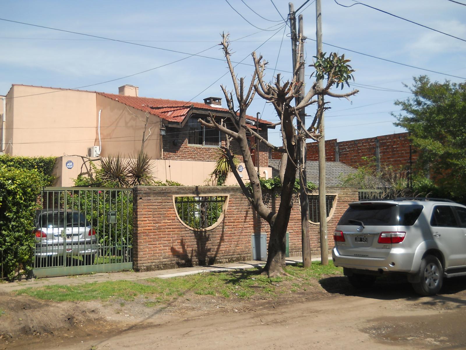 Ituzaingo sur Chalet PH 2 Ptas.- S/ 6 x 30)  3 Ampl. Amb.-Fdo-Cocheras