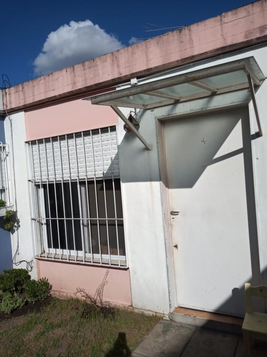 Beron de Astrada 700 · La Matanza — foto 17