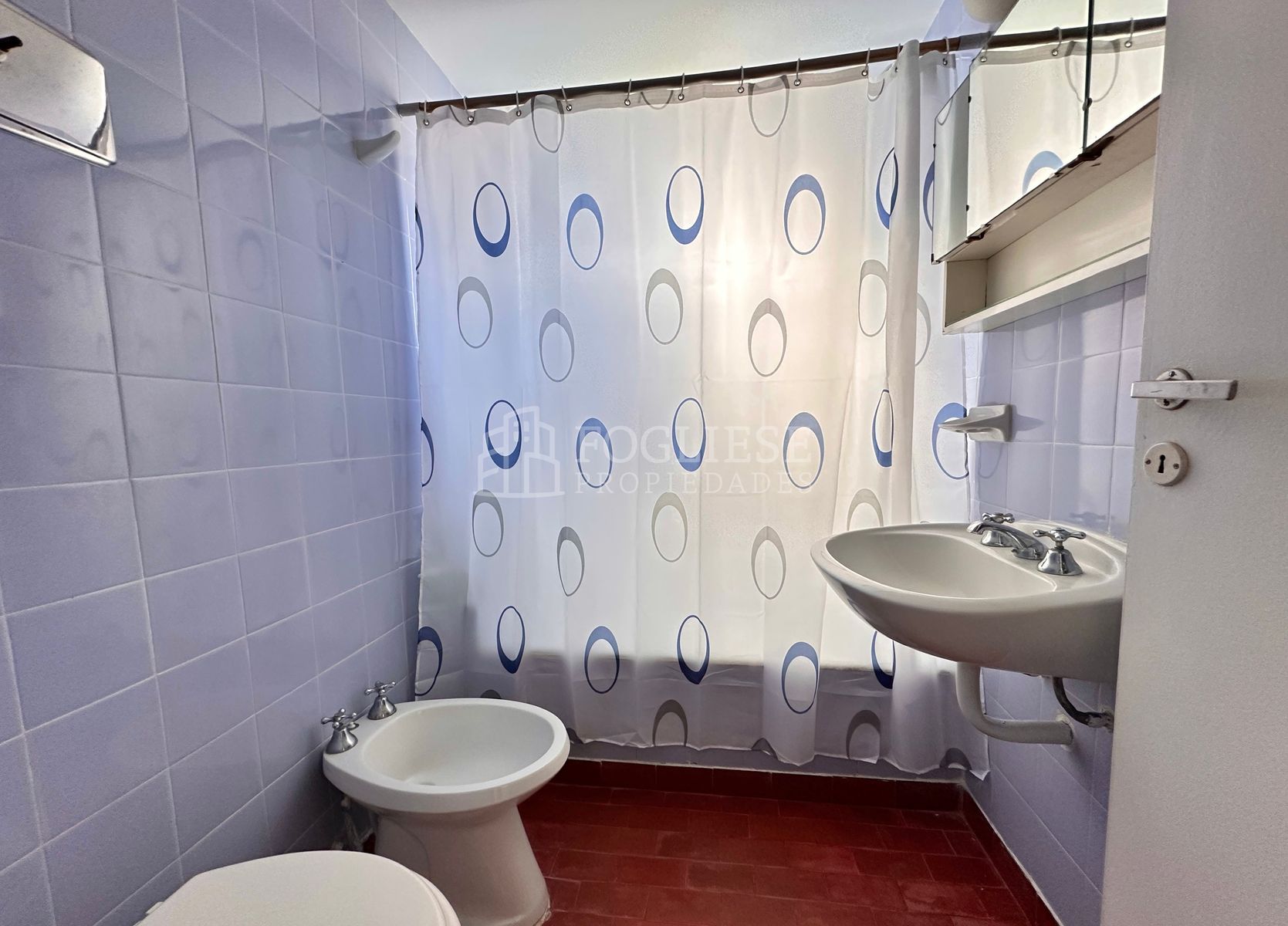 Avenida 1 entre Paseos 121 y 123 · Villa Gesell — foto 4