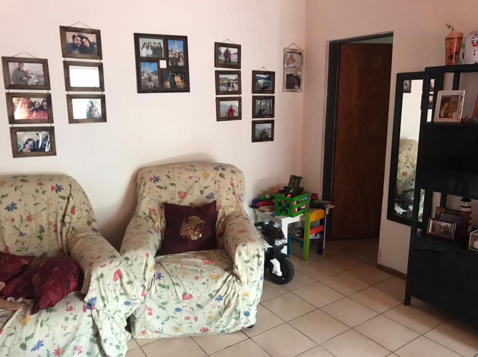 Dos Casas En Venta A 50mts De Ruta 23 - Moreno Norte