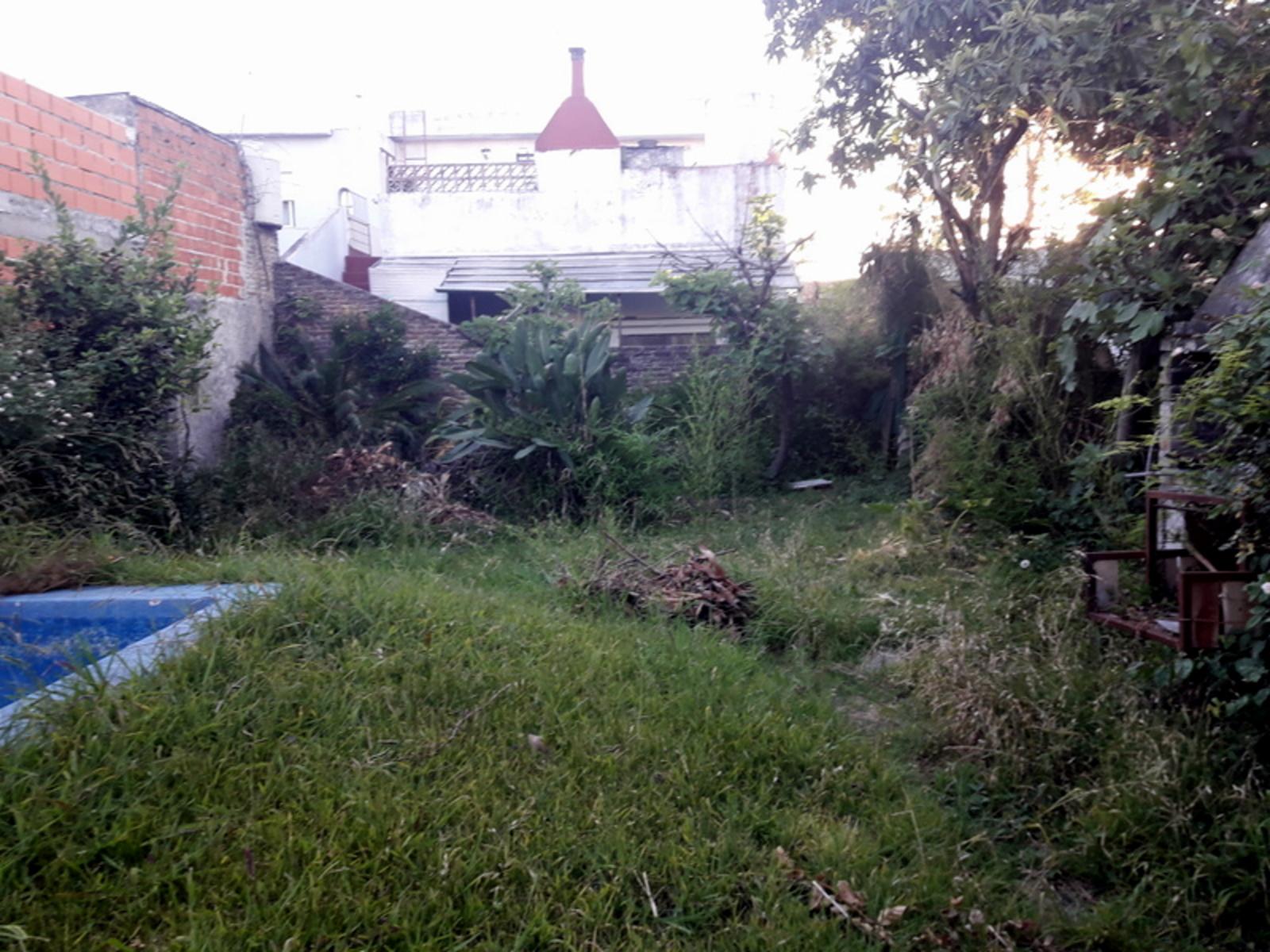 CASA TRES AMBIENTES CON GARAGE PARA DOS AUTOS