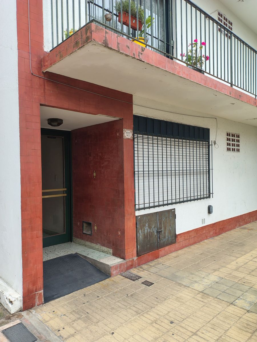 Se Vende Departamento de 2 Ambientes en Martínez con patio
