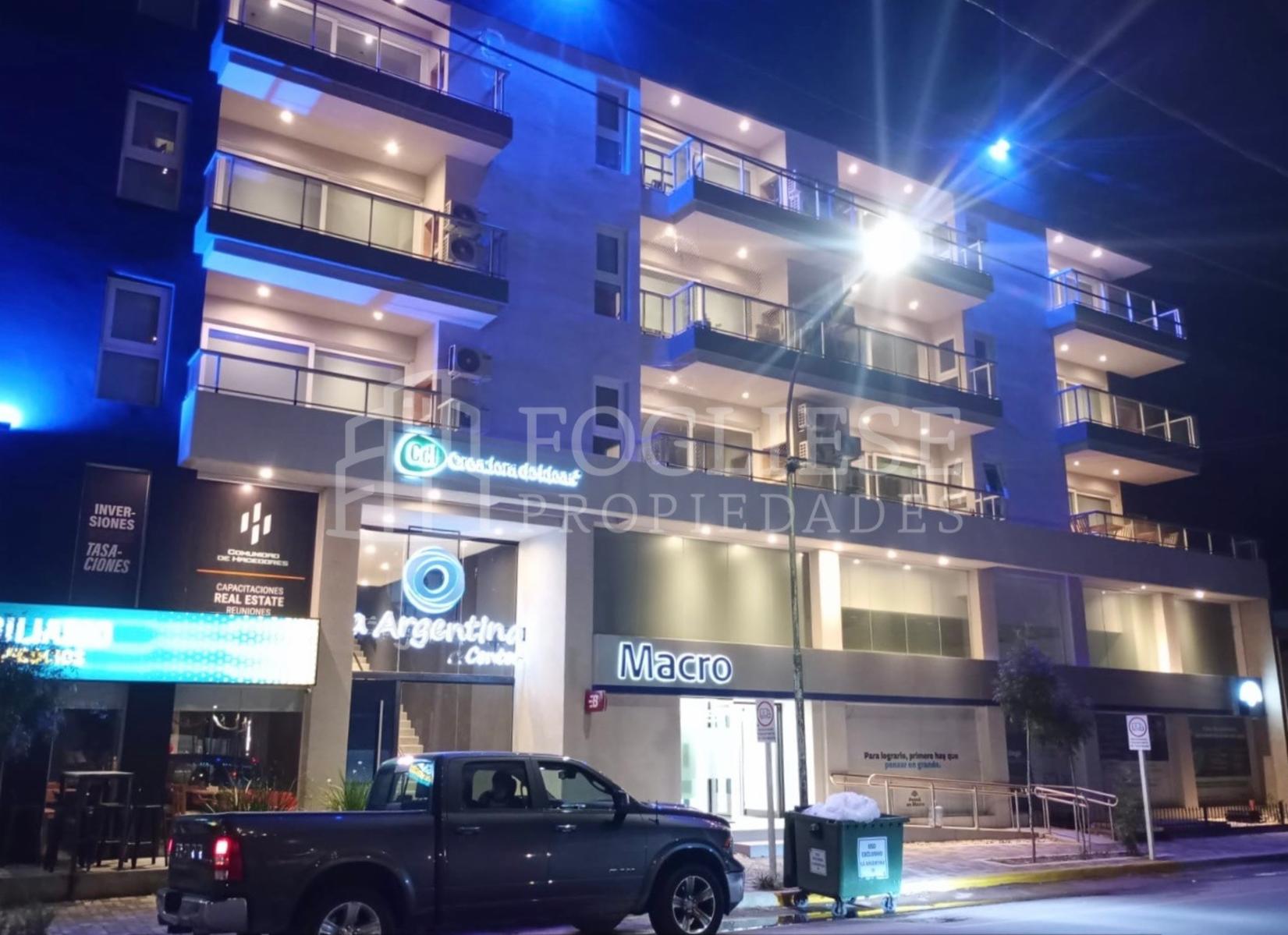 Jason entre Eneas y Shaw · Pinamar — foto 3