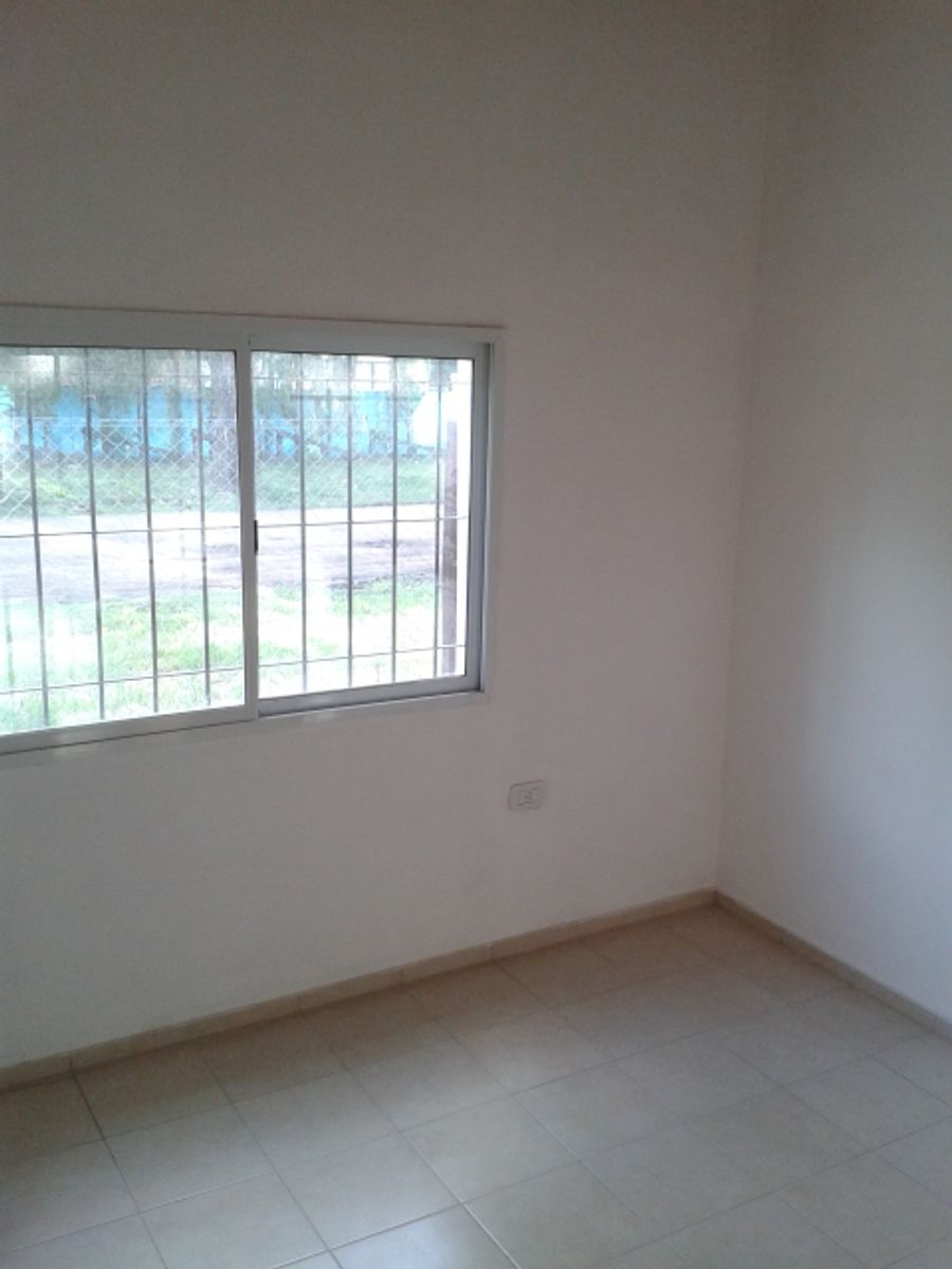 Casa 2 dormitorios Avenida America 4688 bis, Funes