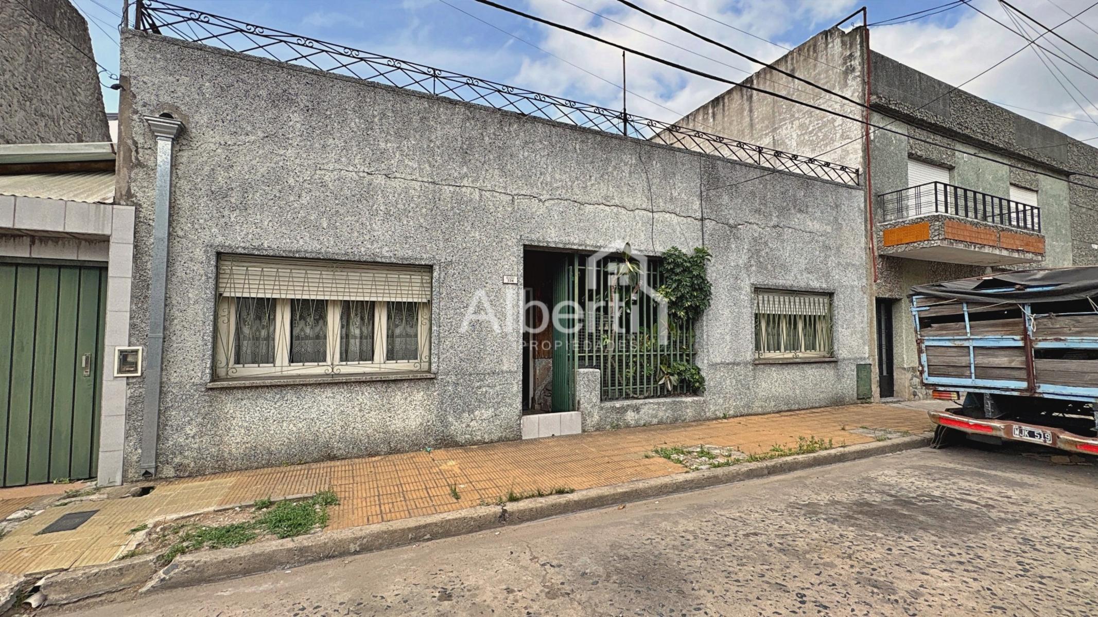 VENTA CASA 4 AMBIENTES EN RAMOS MEJÍA.