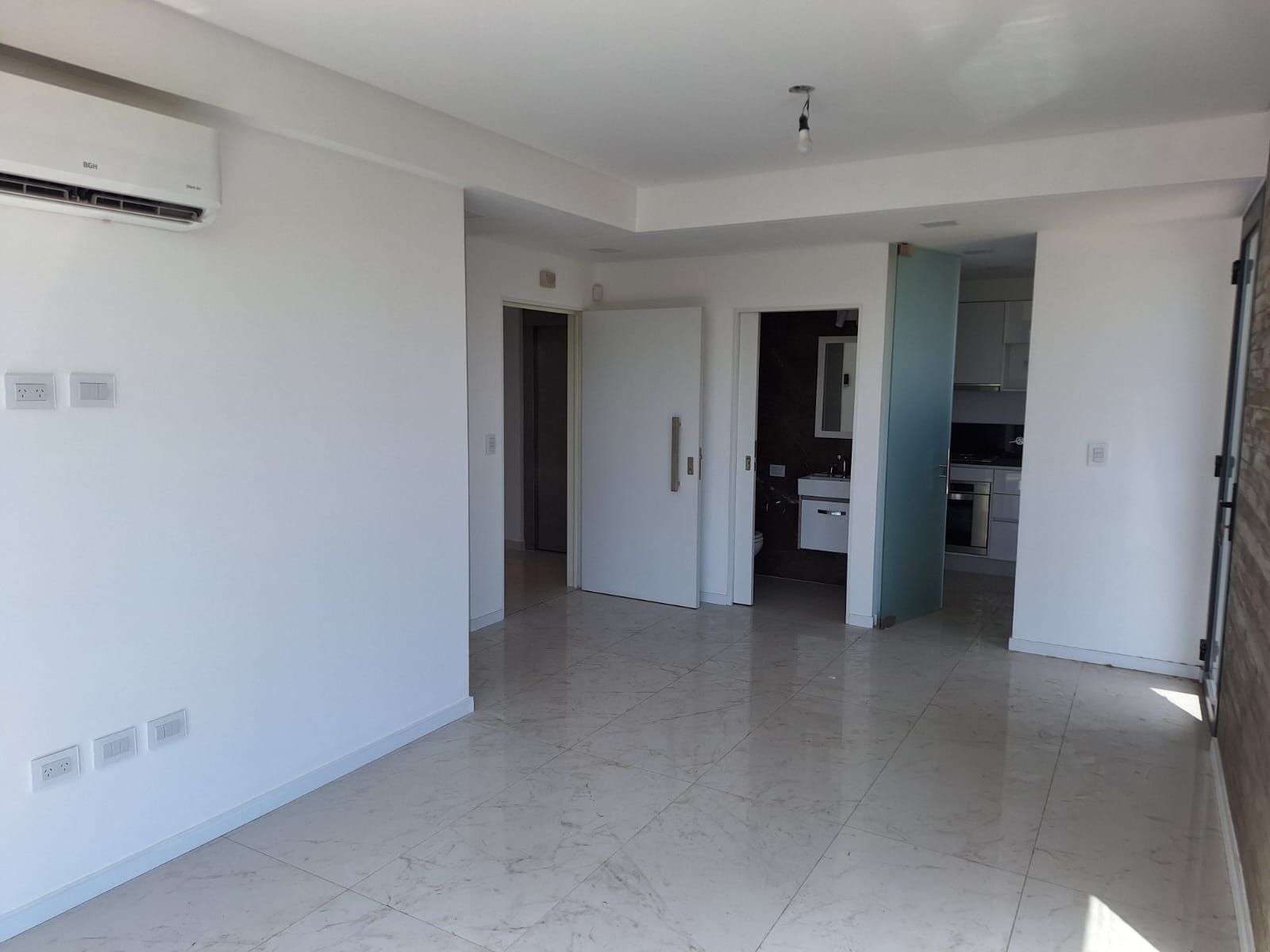 MARTINIANO LEGUIZAMON 400 · Liniers — foto 14