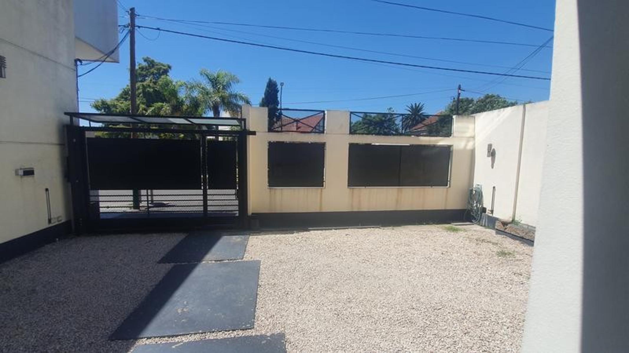 Avenida Espora 424 · Almirante Brown — foto 3