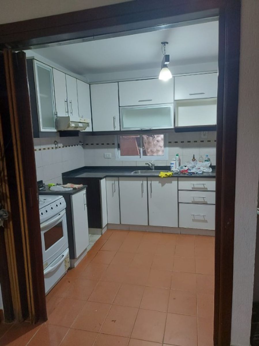 Parana 796 · Morón — foto 5