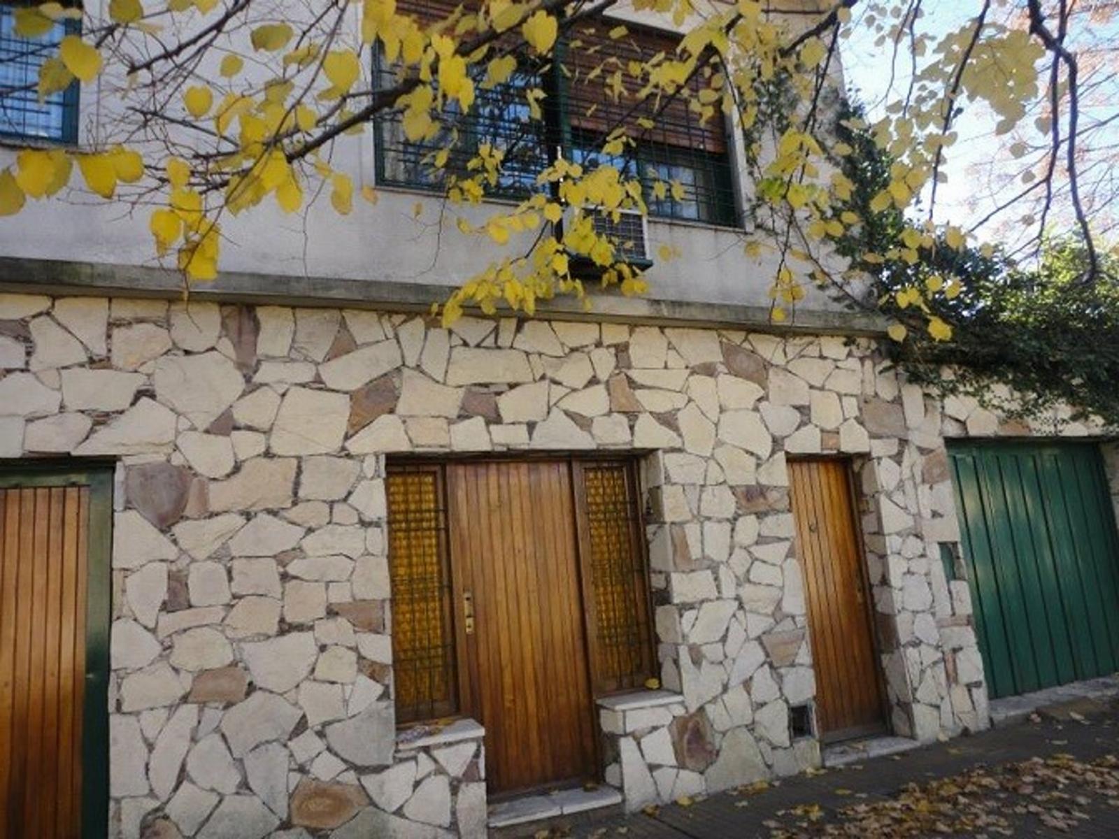 EXCELENTE LOTE EN ESCALADA