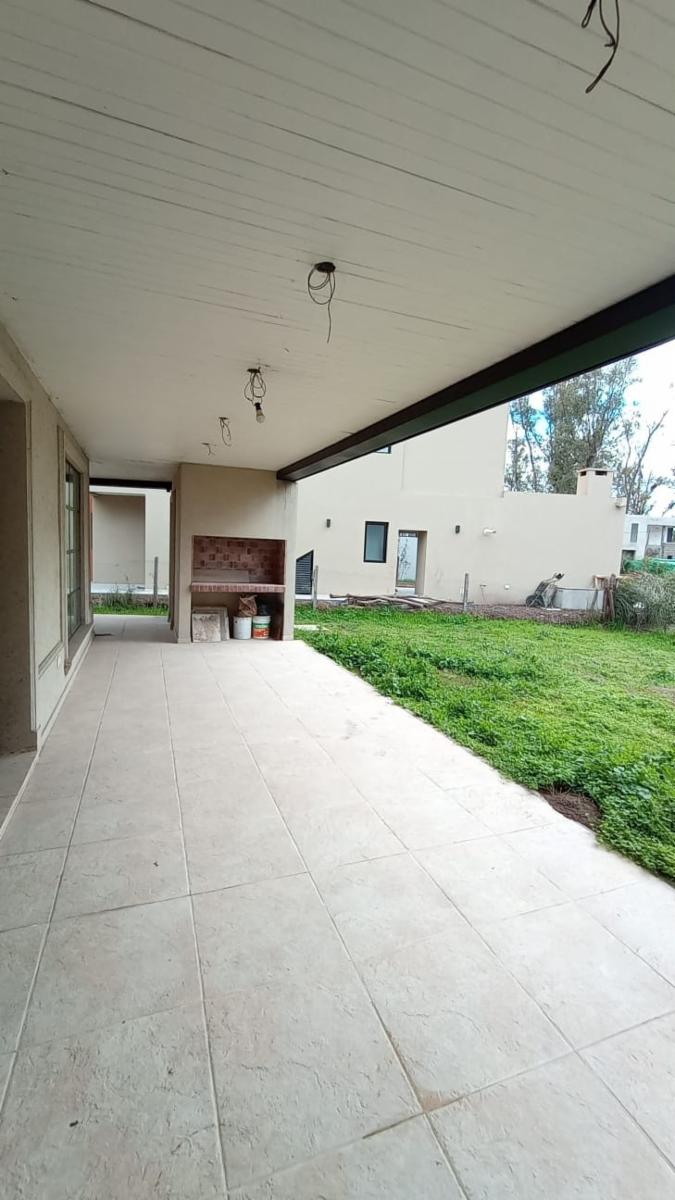 Barrio privado Álvarez del Bosque · Moreno — foto 10
