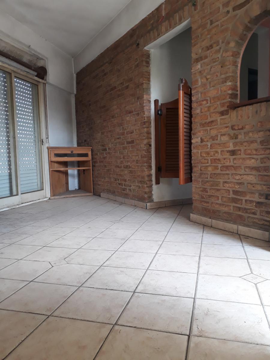 CAMERUCCI 1700 · Ituzaingó — foto 4