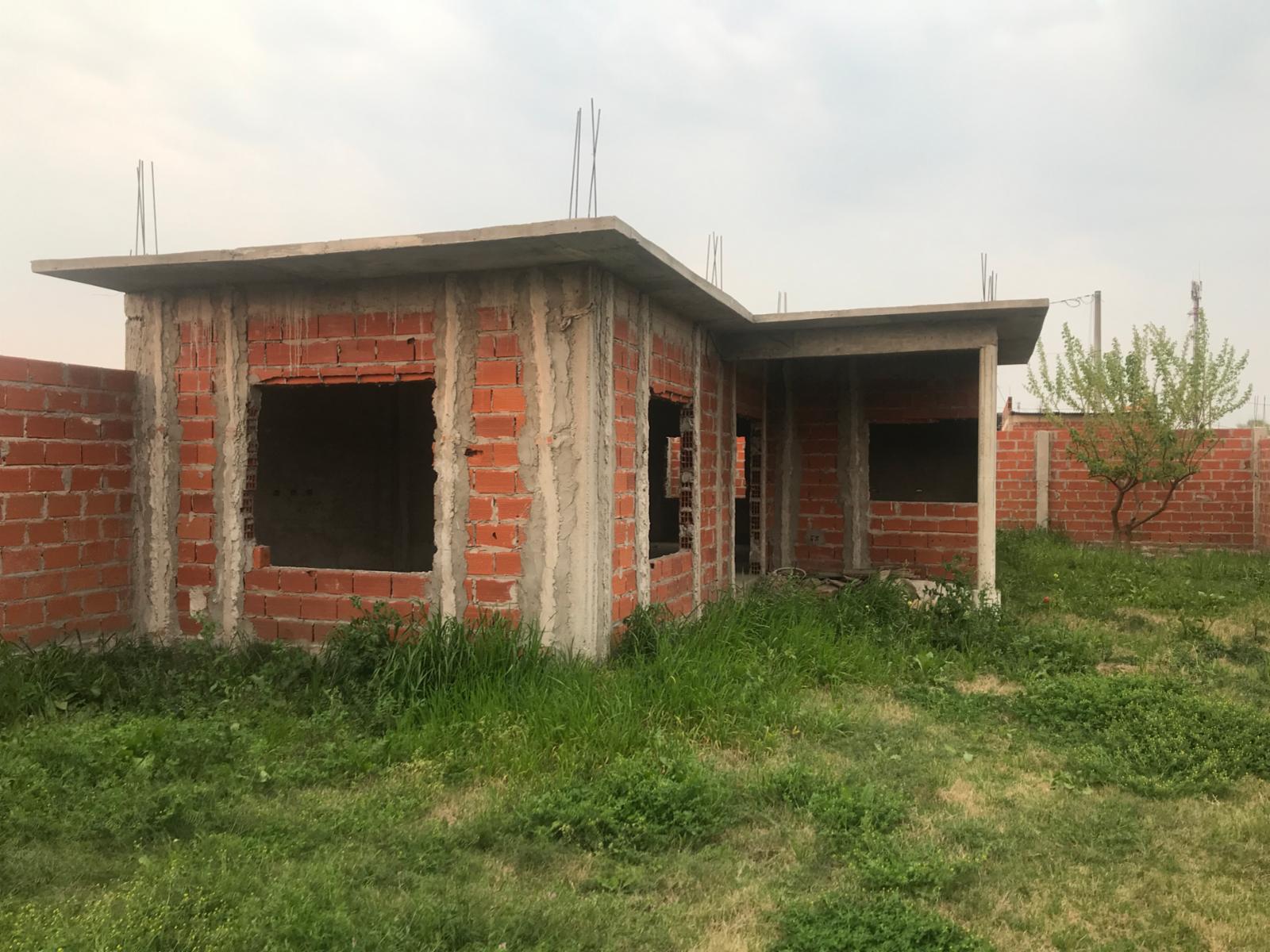 Casa 3 Ambientes En Venta a Terminar - Moreno Sur